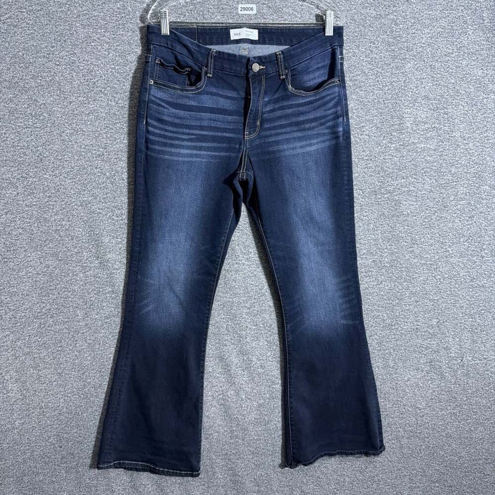 Buckle BKE Women's Size 31x31.5 Blue Payton Mid-Rise Universal Fit Flare Jeans